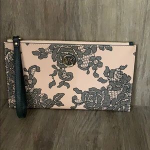 Gorgeous Michael Kors Clutch!
